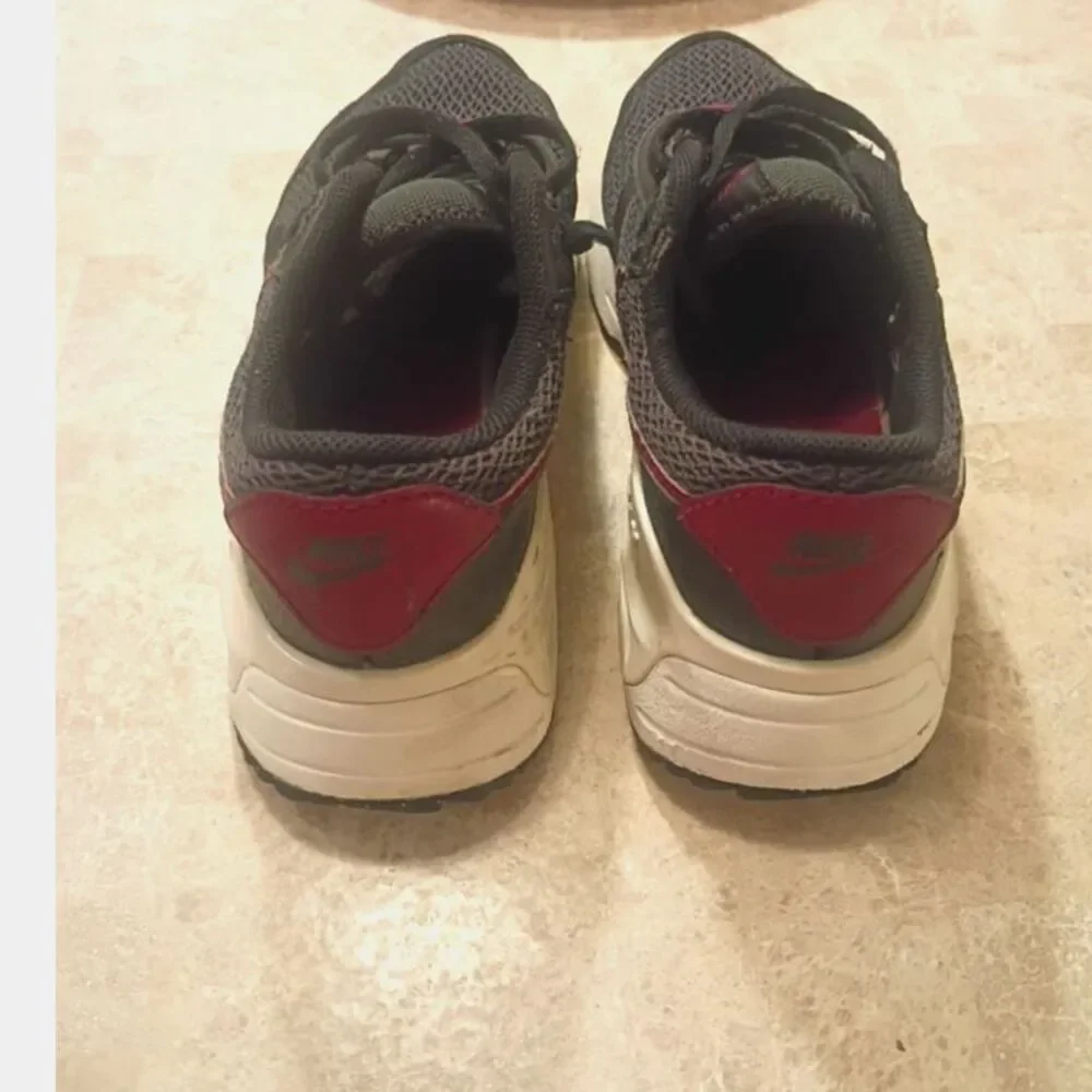 Nike Air Max System Black Red White DM9537-003 Boys Size  7Y